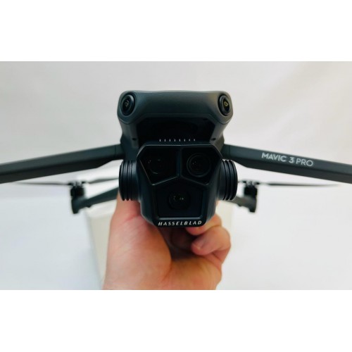 Квадрокоптер DJI Mavic 3 Pro в Волжском с пультом DJI RC