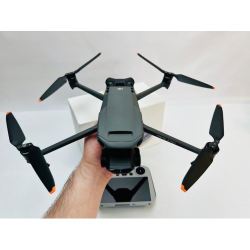 Квадрокоптер DJI Mavic 3 Pro в Волжском с пультом DJI RC